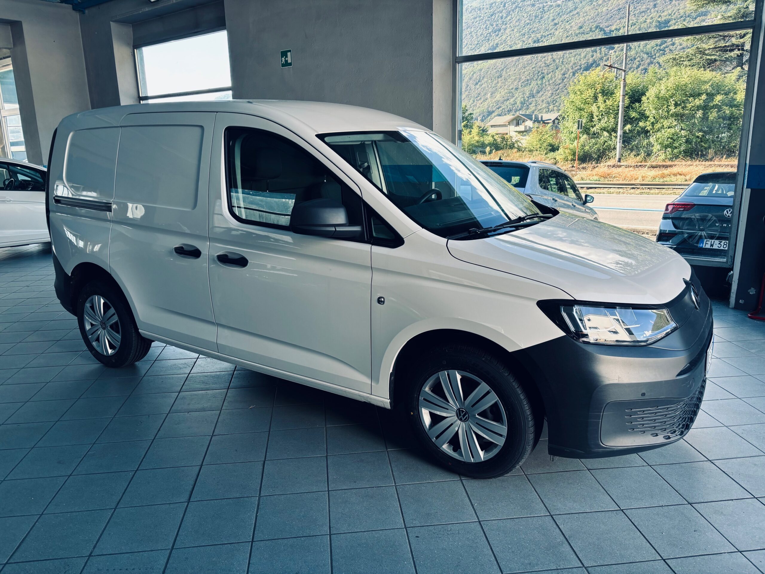 VW Caddy 2.0 tdi 102cv  ( euro6 )