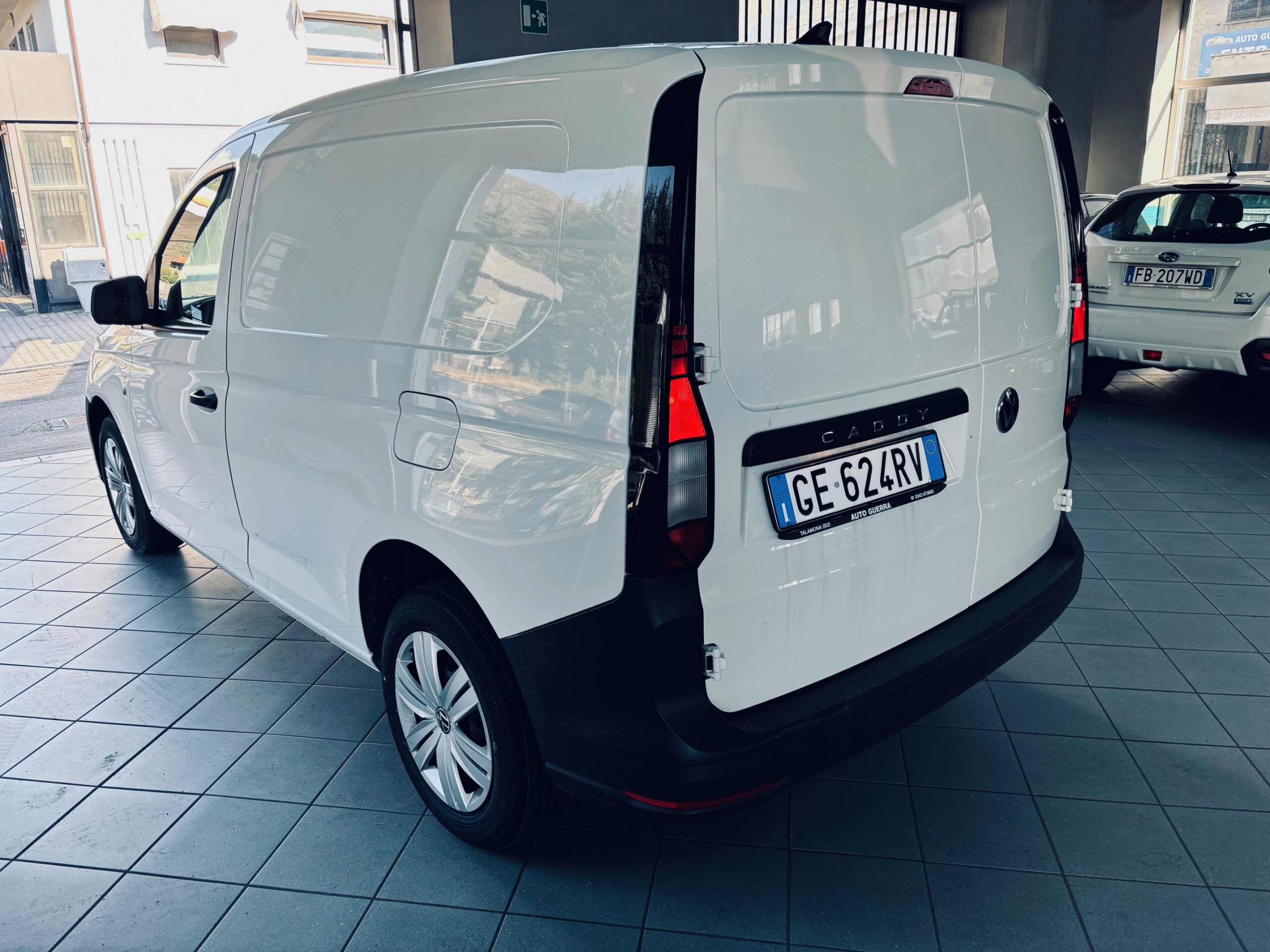 VW Caddy 2.0 tdi 102cv  ( euro6 )